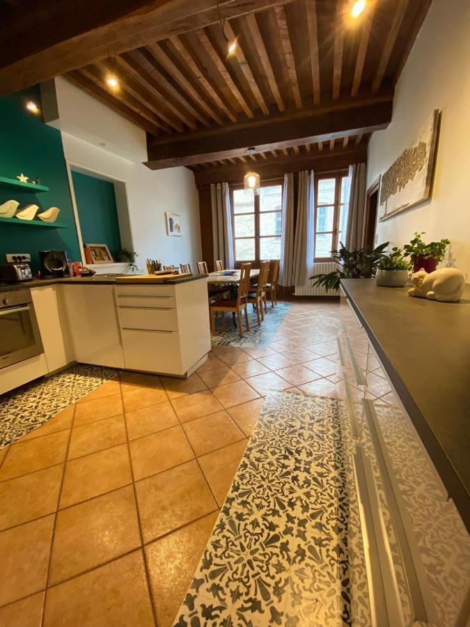 Vaste appartement centre historique de Dole Extérieur photo